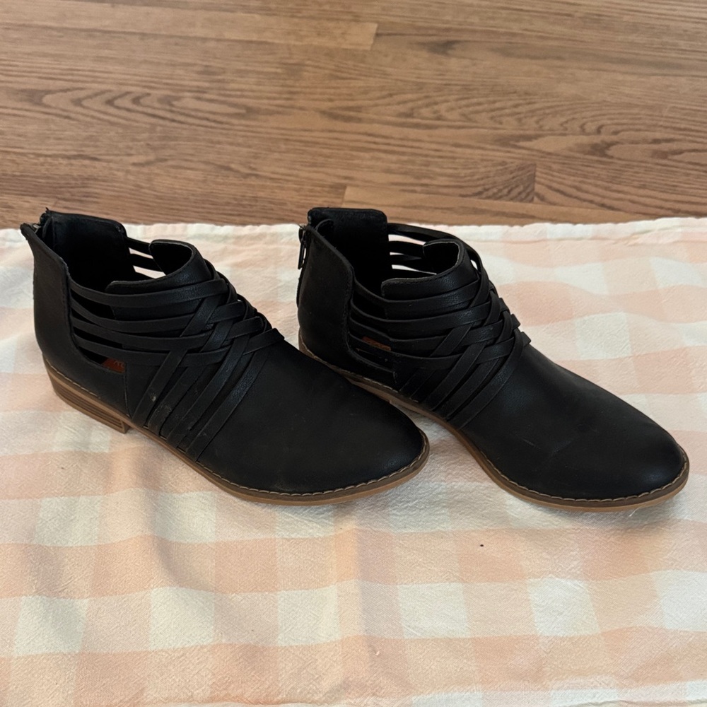 Rocket Dog Black Strappy Ankle Booties